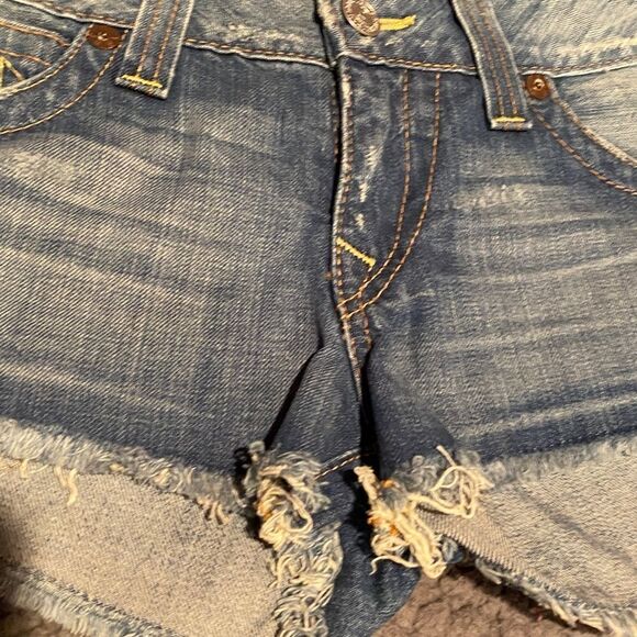 True Religion Bobby Cut Off Distressed Shorts Size 30 - Picture 5 of 13